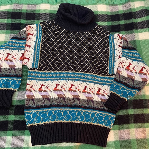 VINTAGE Turtleneck Grandpa Sweater with Pheasants and Gold Threading - Picture 3 of 4